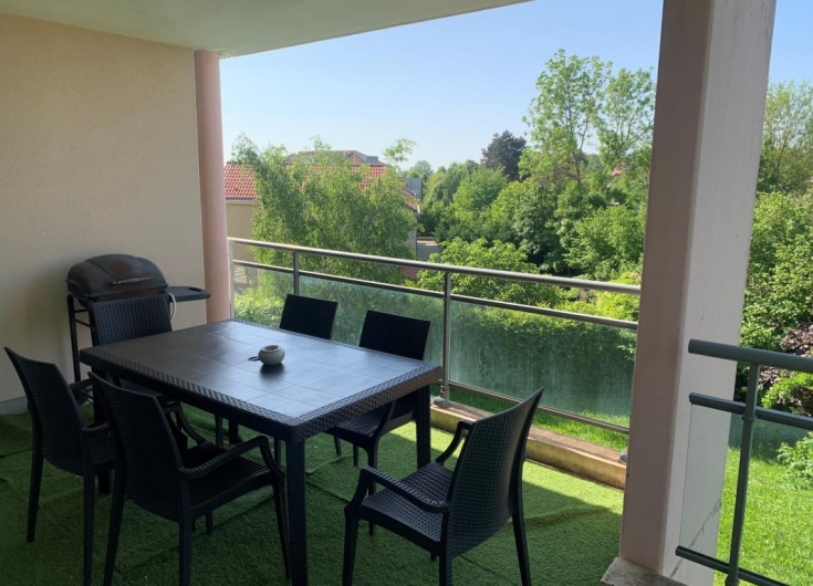 QUEULEU Beau T3 avec terrasse et pkg - Image #1