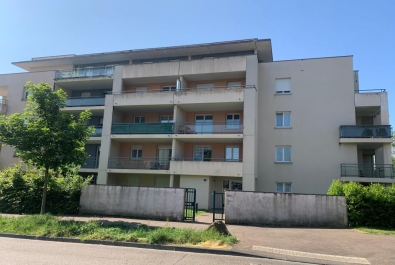 QUEULEU Beau T3 avec terrasse et pkg - Image #2