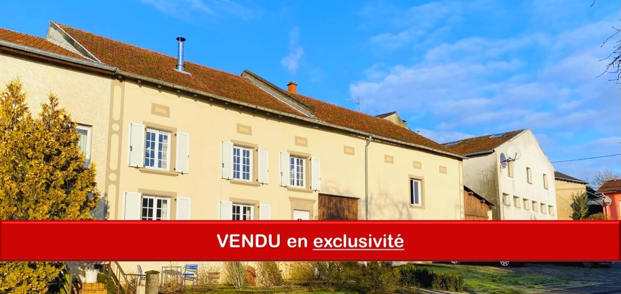 Ancien corps de ferme rénové 145m² + annexes aménageables - Image #1