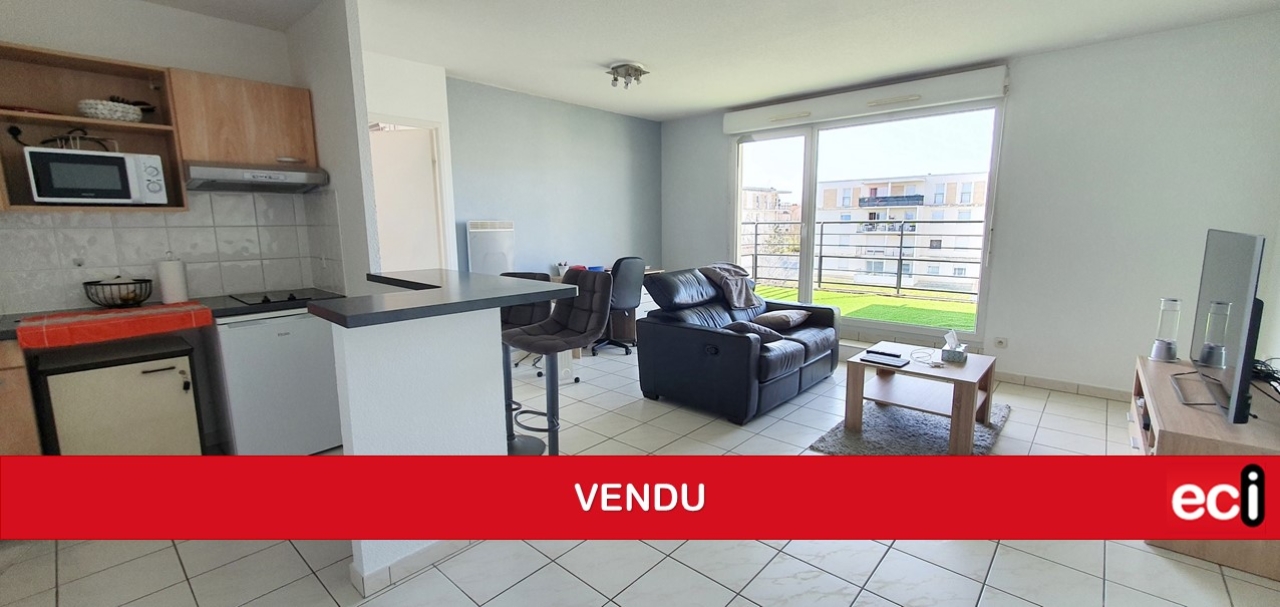 HAUTS DE QUEULEU -T2 44m² au 3ème et dernier + terrasse + pk - Image #2