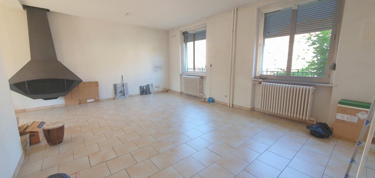 Maison de 225m² hab. sur 4 niveaux dont un de sous-sol sur terrain de 748m² - Image #4