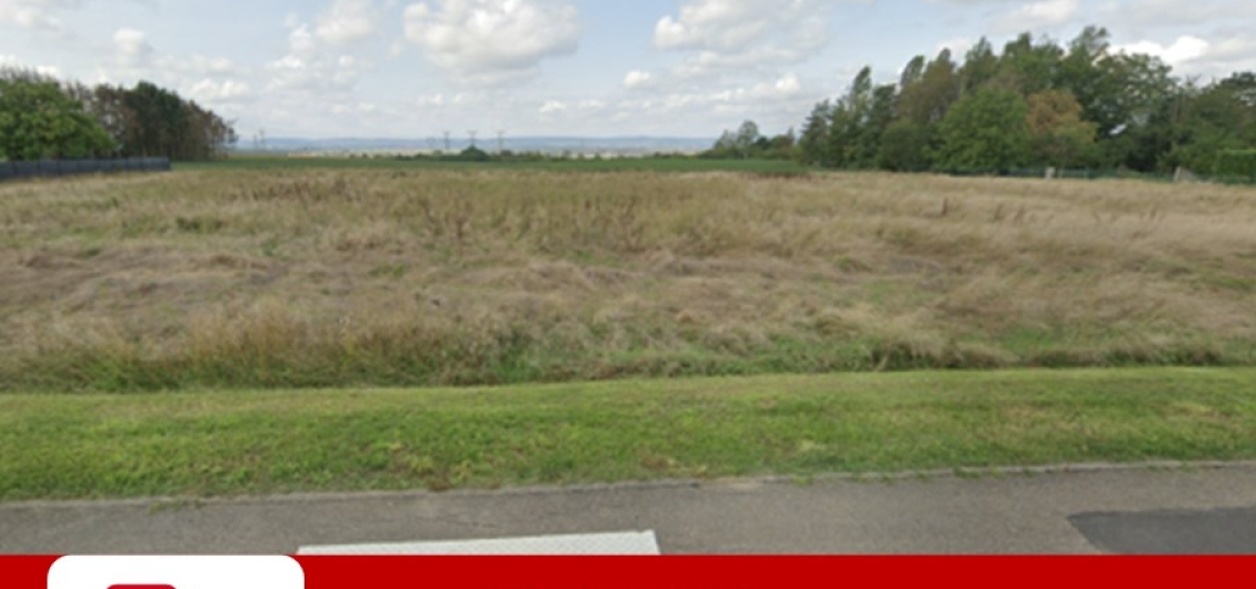 VIGY - Terrain plat de 14ares - libre - hors lotissement - Image #1
