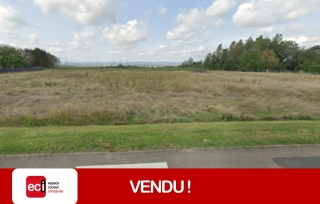 VIGY - Terrain plat de 14ares - libre - hors lotissement - Image #1