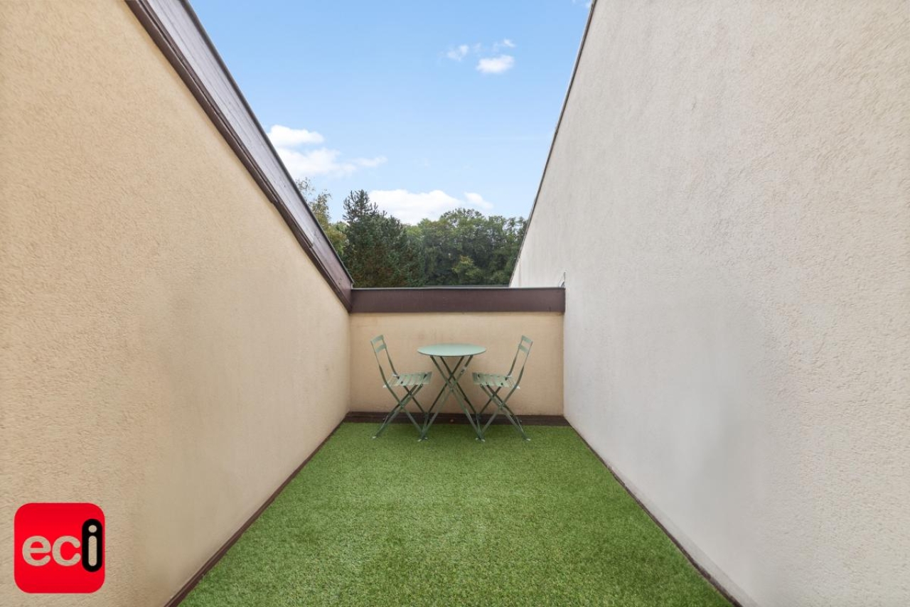 Duplex - 3ch dans un écrin de verdure + terrasse + garage - Image #10