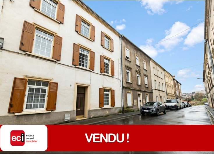 ALGRANGE : Immeuble 225m² à rénover + 3 garage - Image #1
